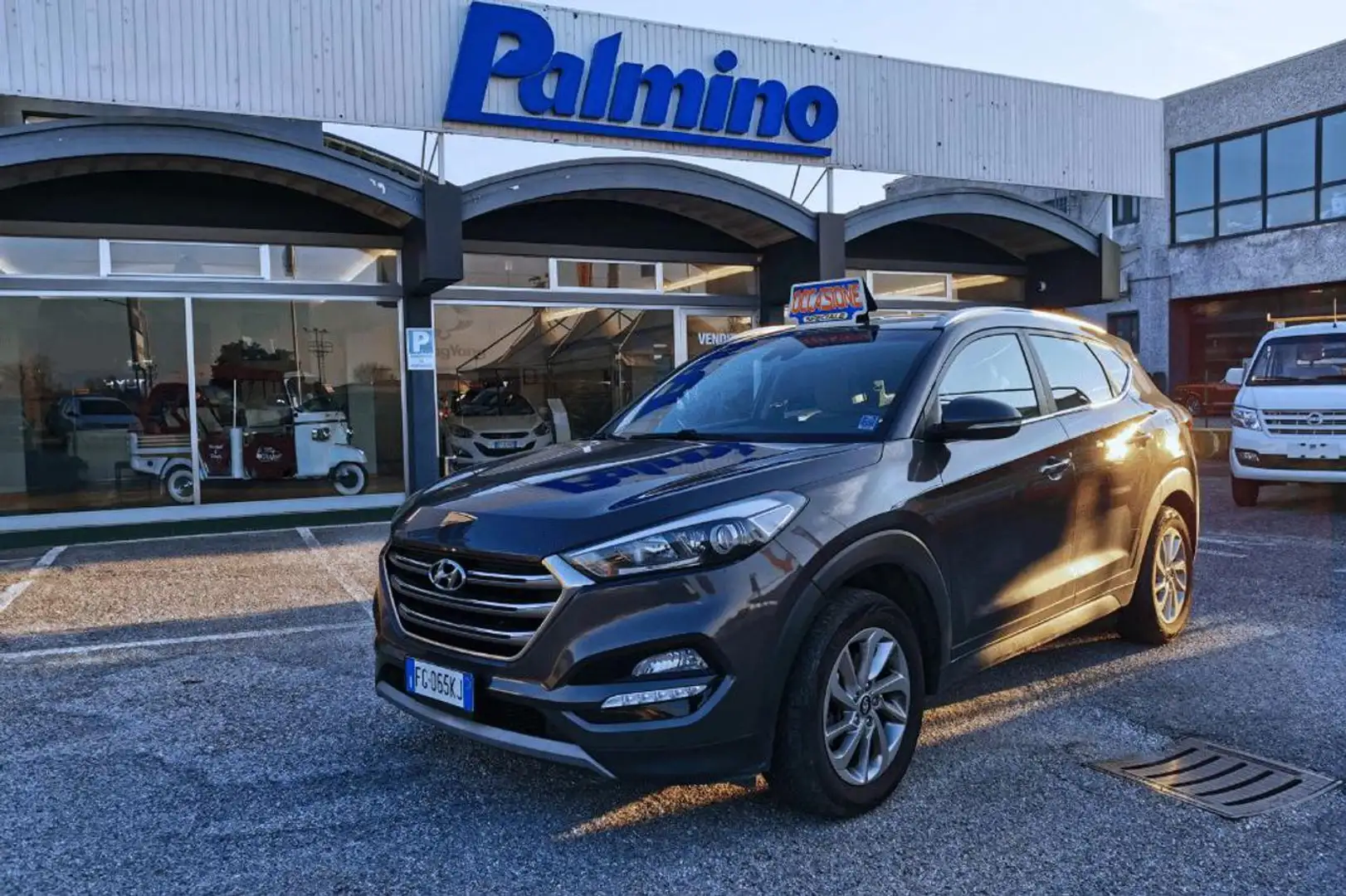 Hyundai TUCSON 2.0 CRDi 4WD XPossible Bruin - 1
