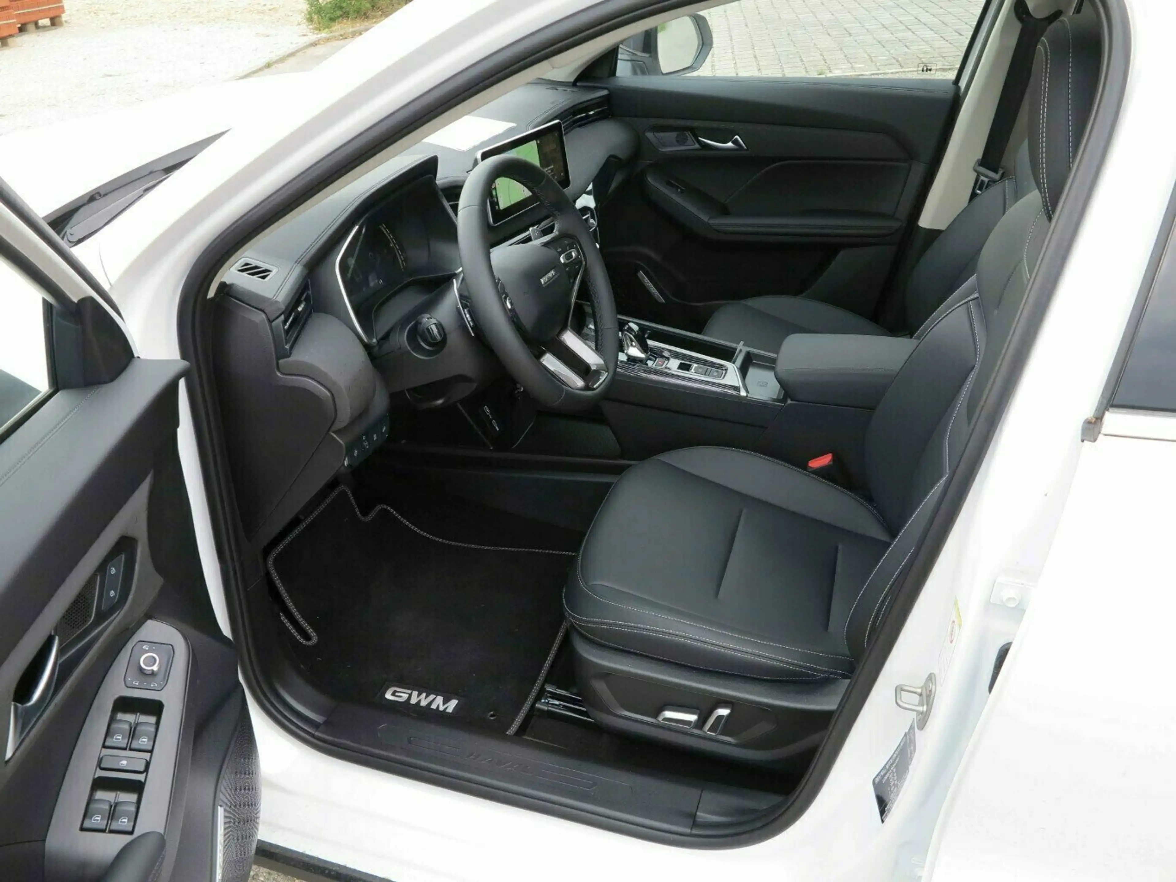 GWM HAVAL Jolion Pro Premium mit 18" SR + WR Satz 17" — photo 11