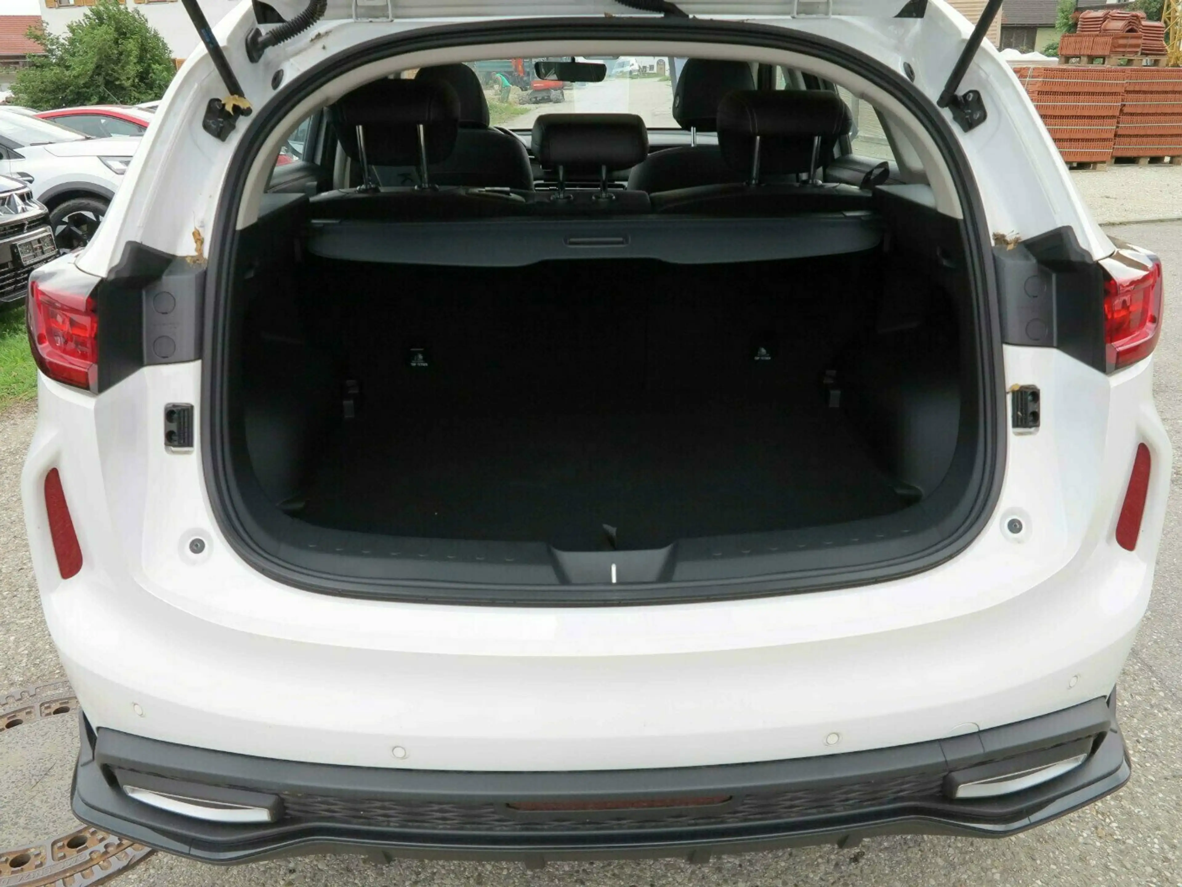 GWM HAVAL Jolion Pro Premium mit 18" SR + WR Satz 17" — photo 8