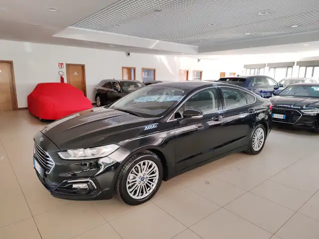Ford Mondeo 2.0 187cv Hybrid eCVT Titanium Bus. Navi Cruise