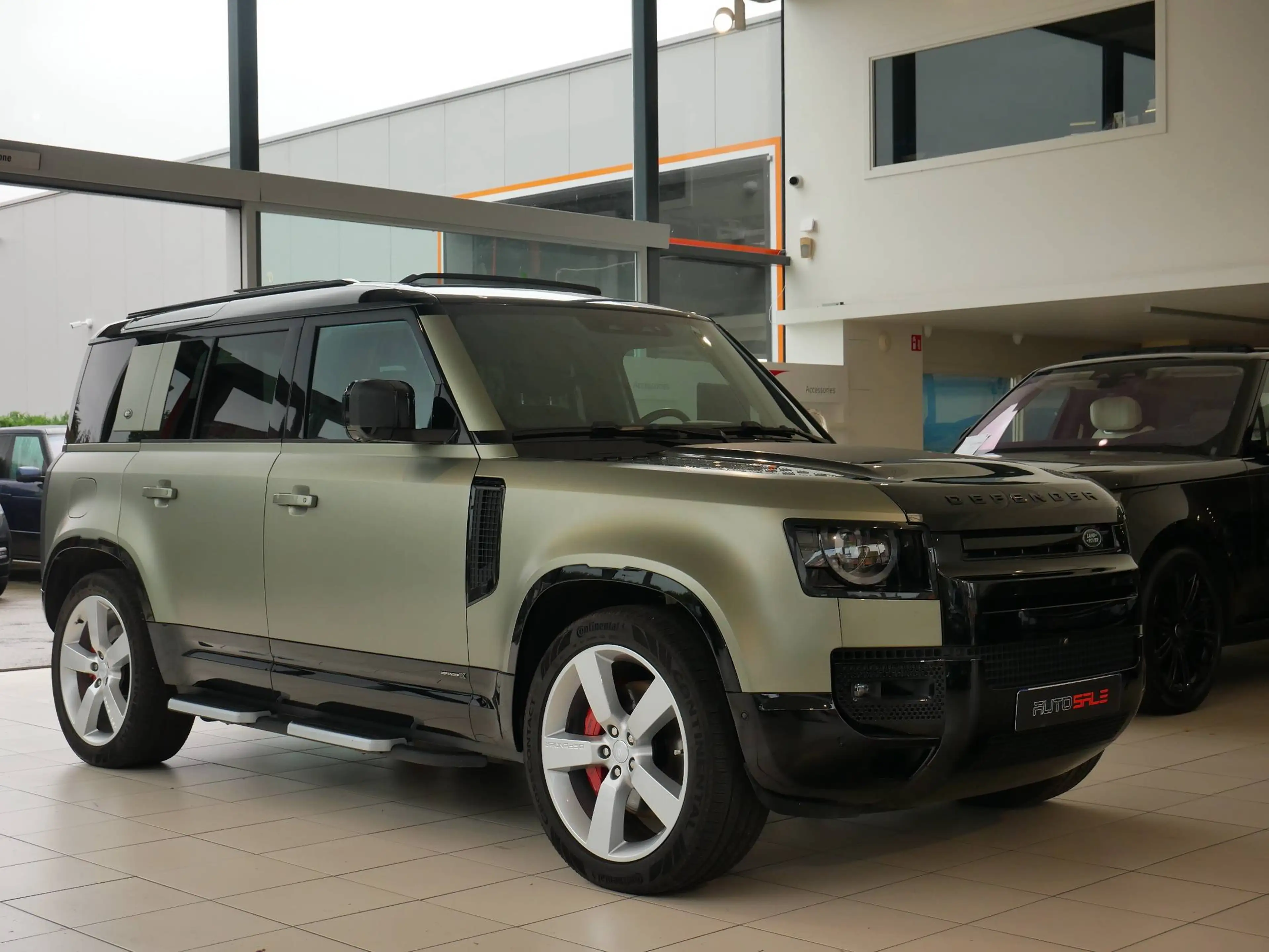 Land Rover Defender X 110 P400e X Pano/Matt/AHK/ACC/22/Dynamic — photo 4
