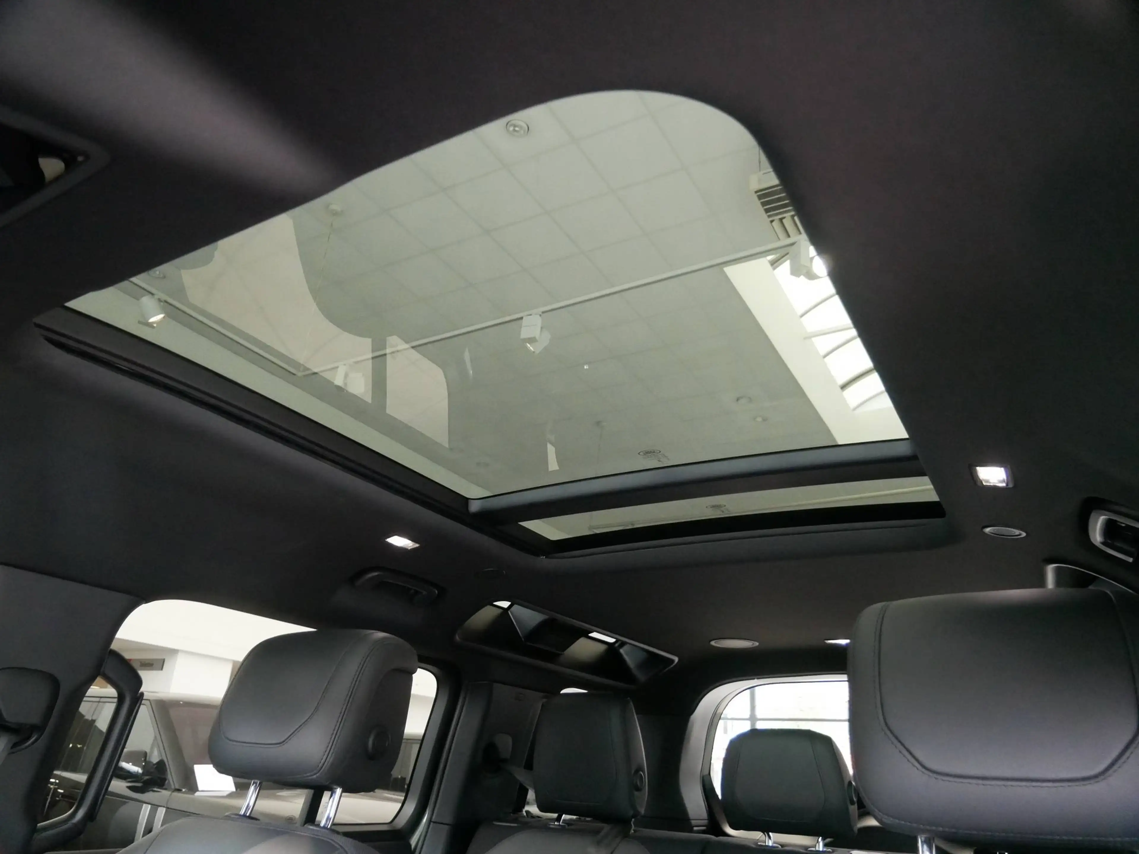 Land Rover Defender X 110 P400e X Pano/Matt/AHK/ACC/22/Dynamic — photo 10