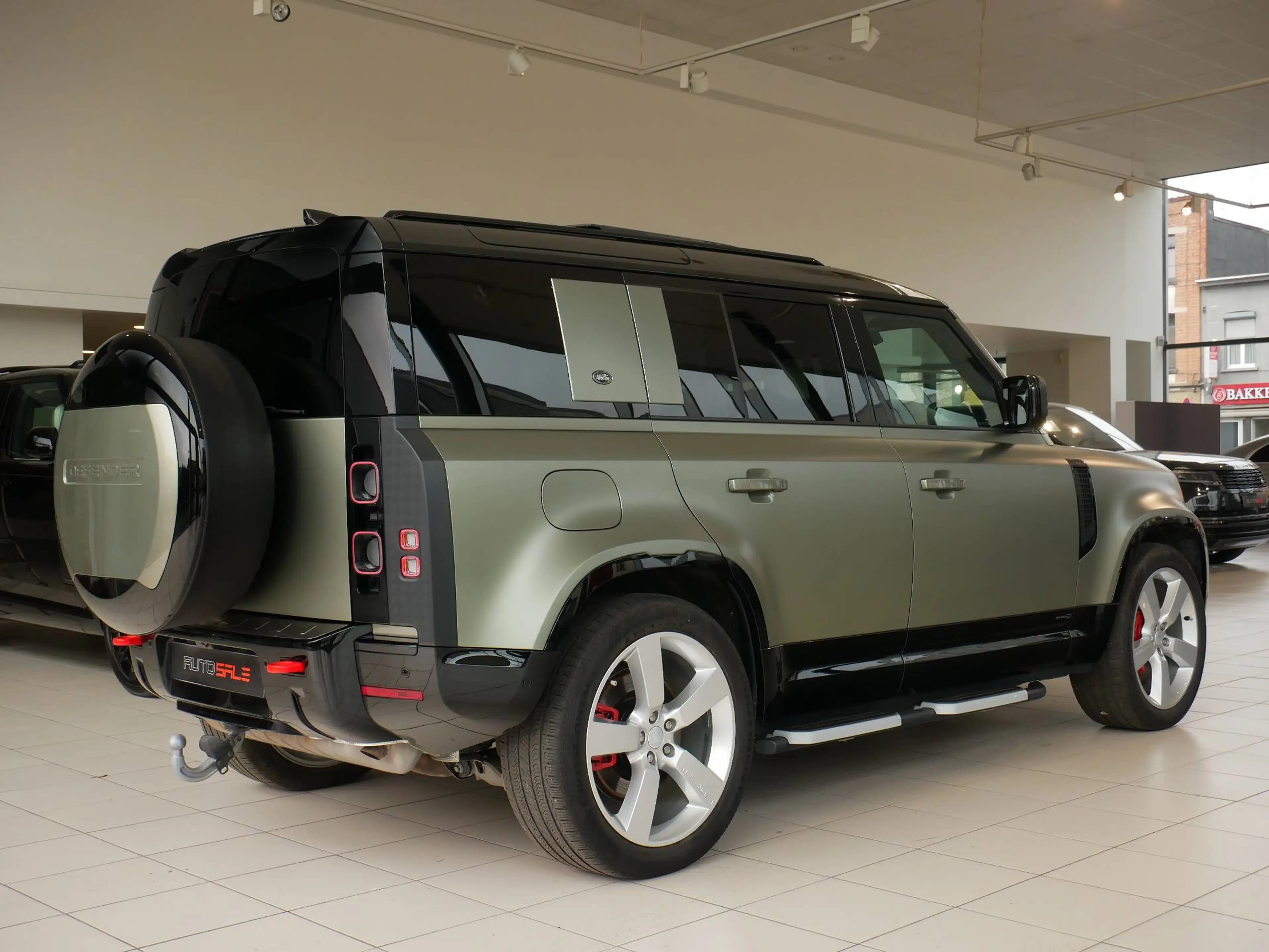 Land Rover Defender X 110 P400e X Pano/Matt/AHK/ACC/22/Dynamic — photo 5