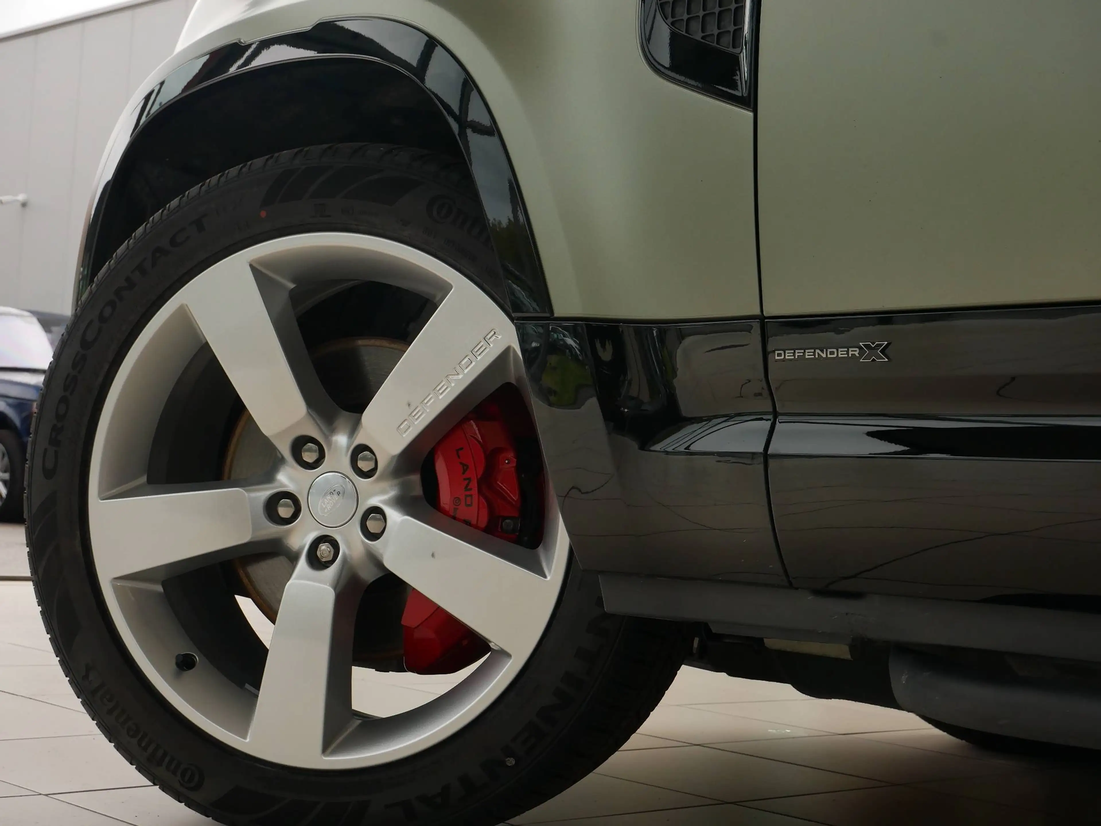 Land Rover Defender X 110 P400e X Pano/Matt/AHK/ACC/22/Dynamic — photo 12