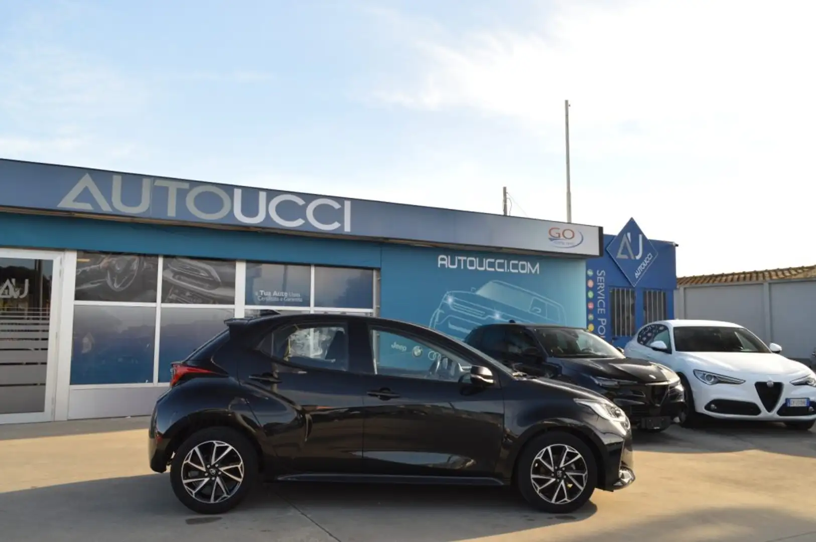 Toyota Yaris 1.0 5 porte Trend Nero - 2