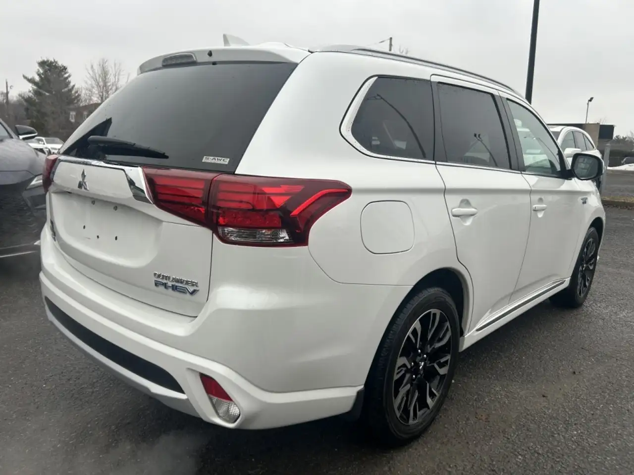 Mitsubishi Outlander снимка Mitsubishi Outlander