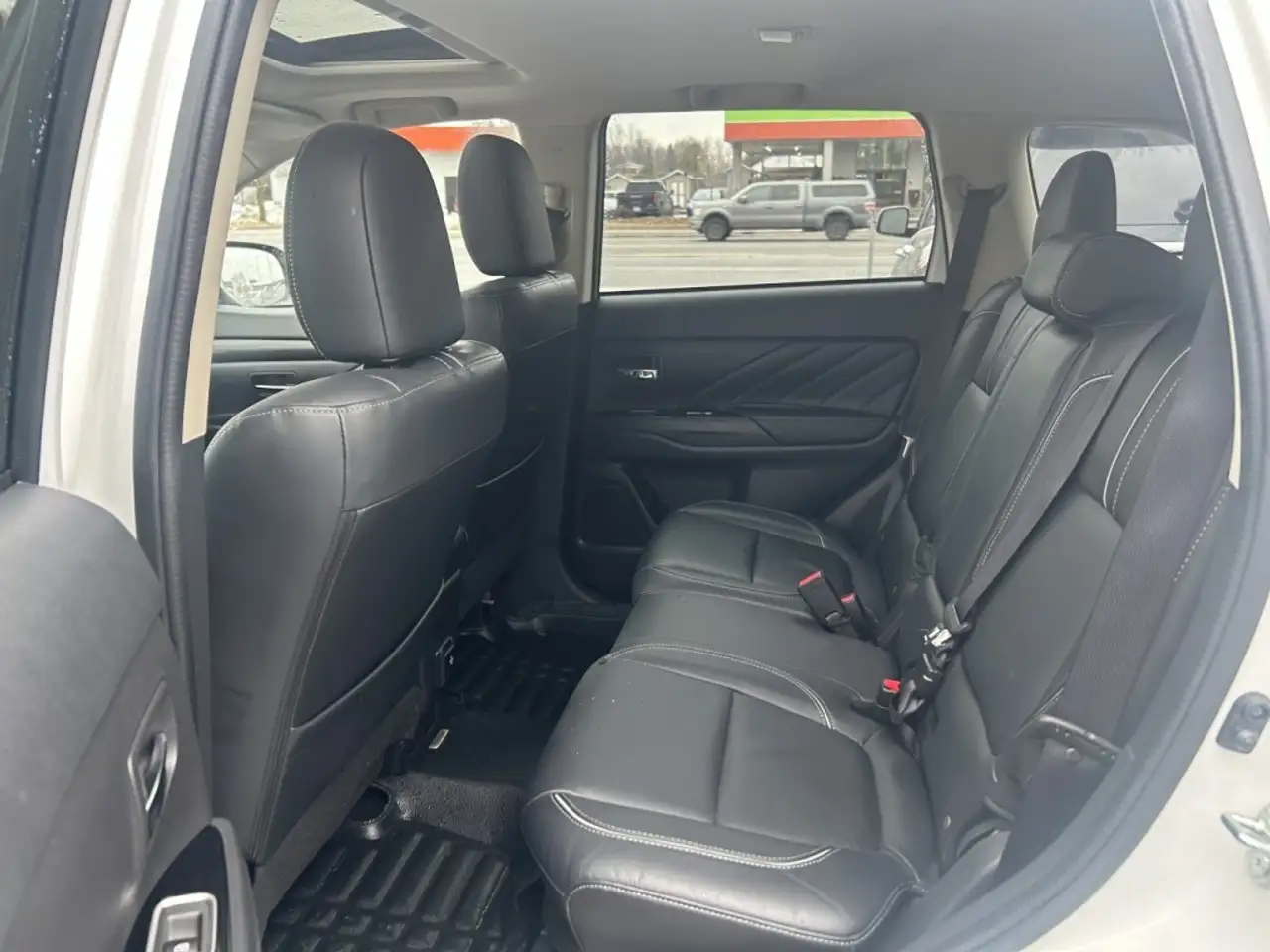 Mitsubishi Outlander снимка Mitsubishi Outlander