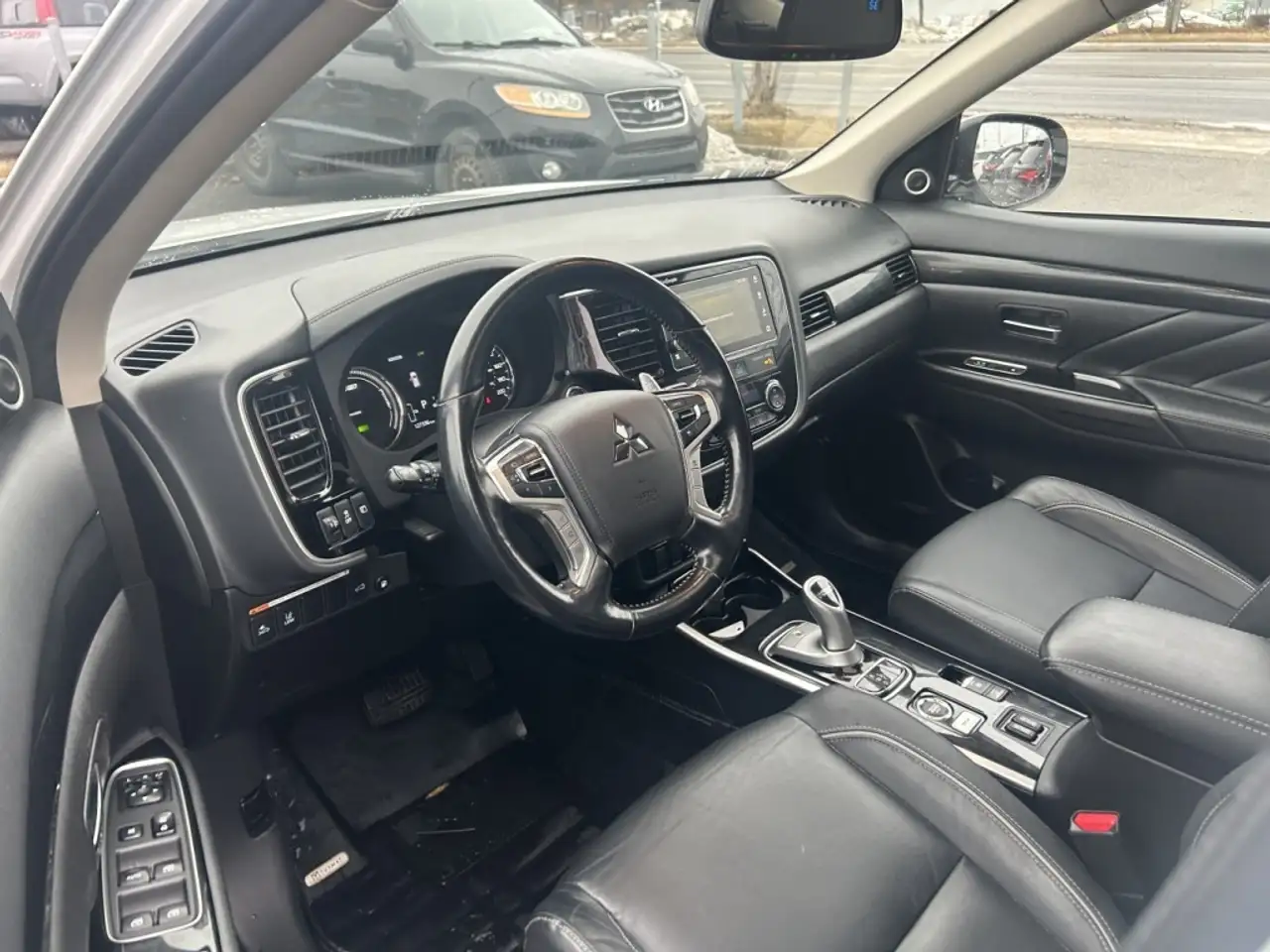 Mitsubishi Outlander снимка Mitsubishi Outlander