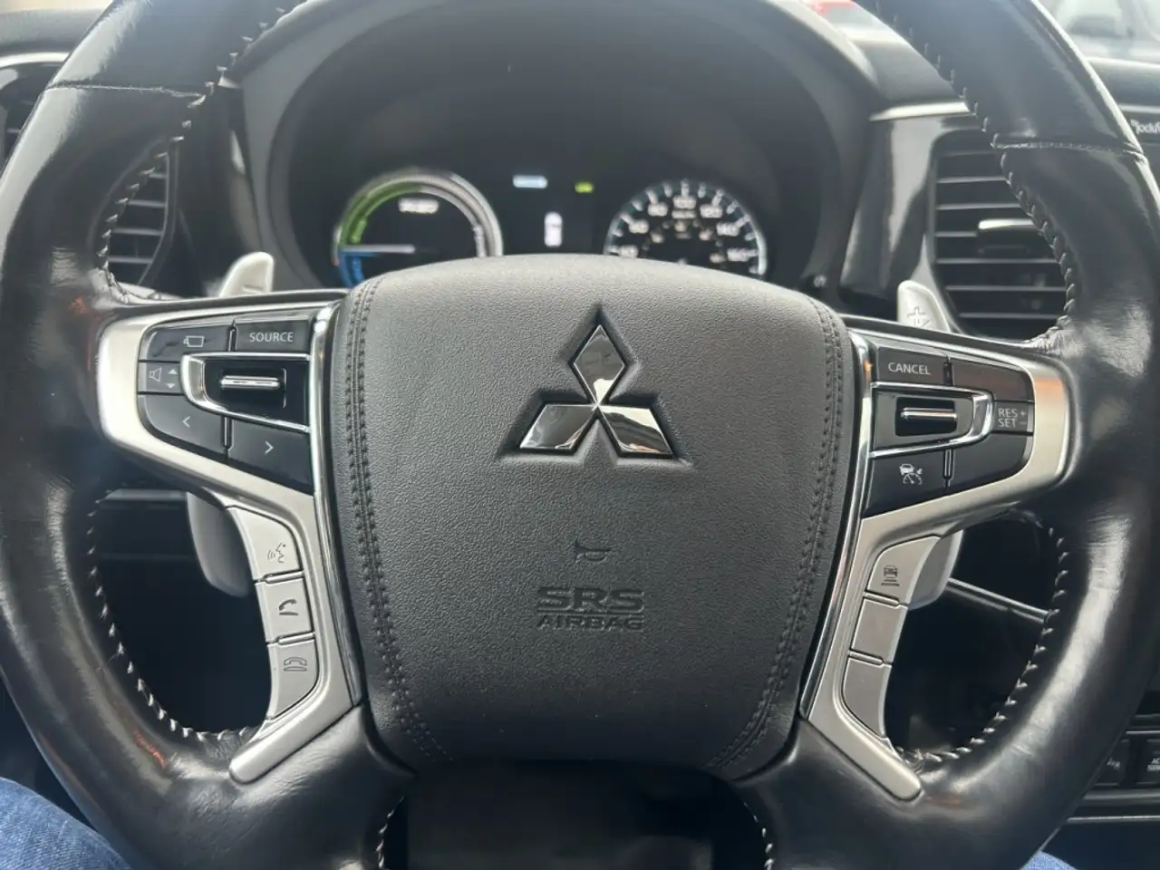 Mitsubishi Outlander снимка Mitsubishi Outlander