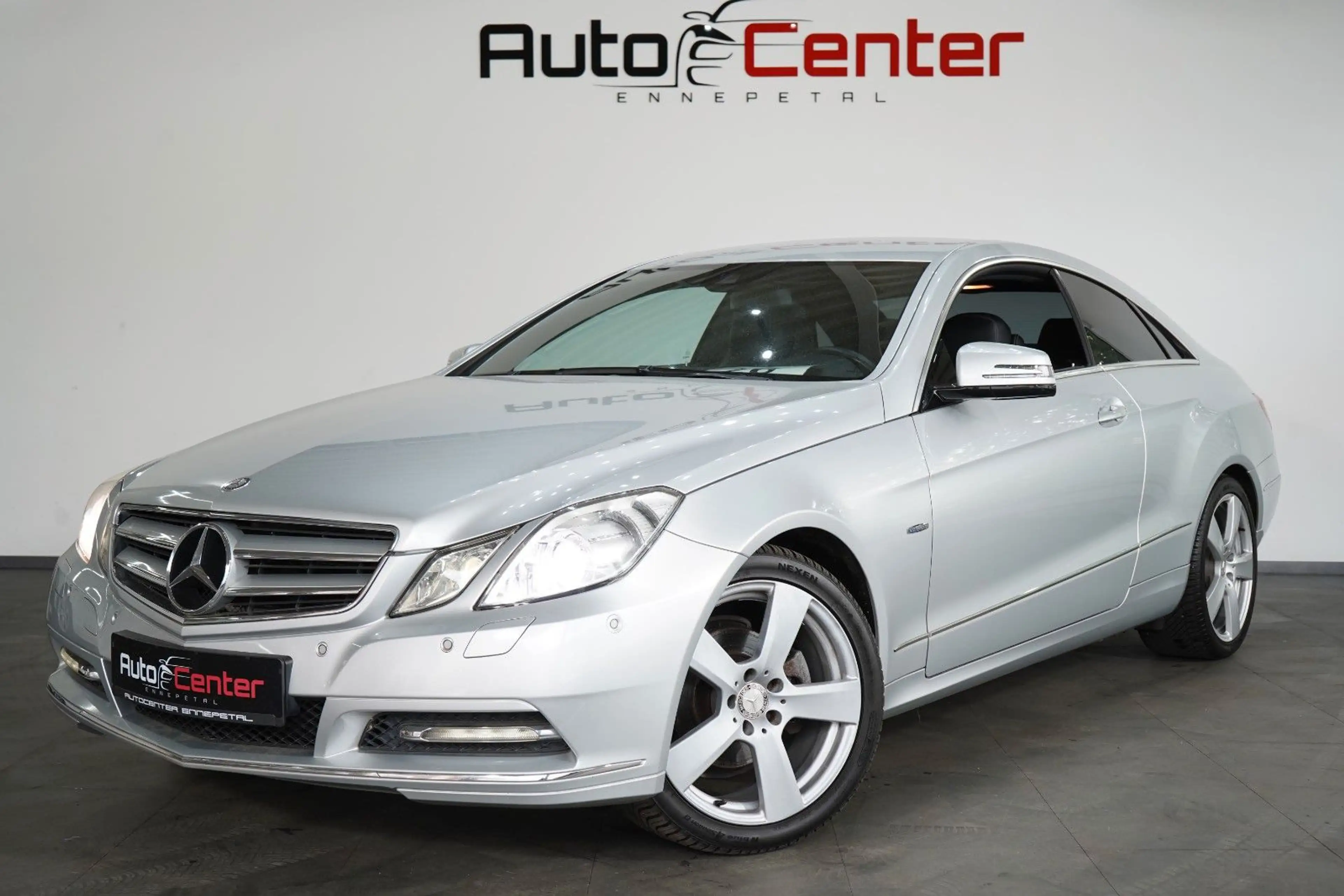 Mercedes-Benz E 250 CGI Coupe BlueEfficiency*Navi*18 Z.*DVD-W.