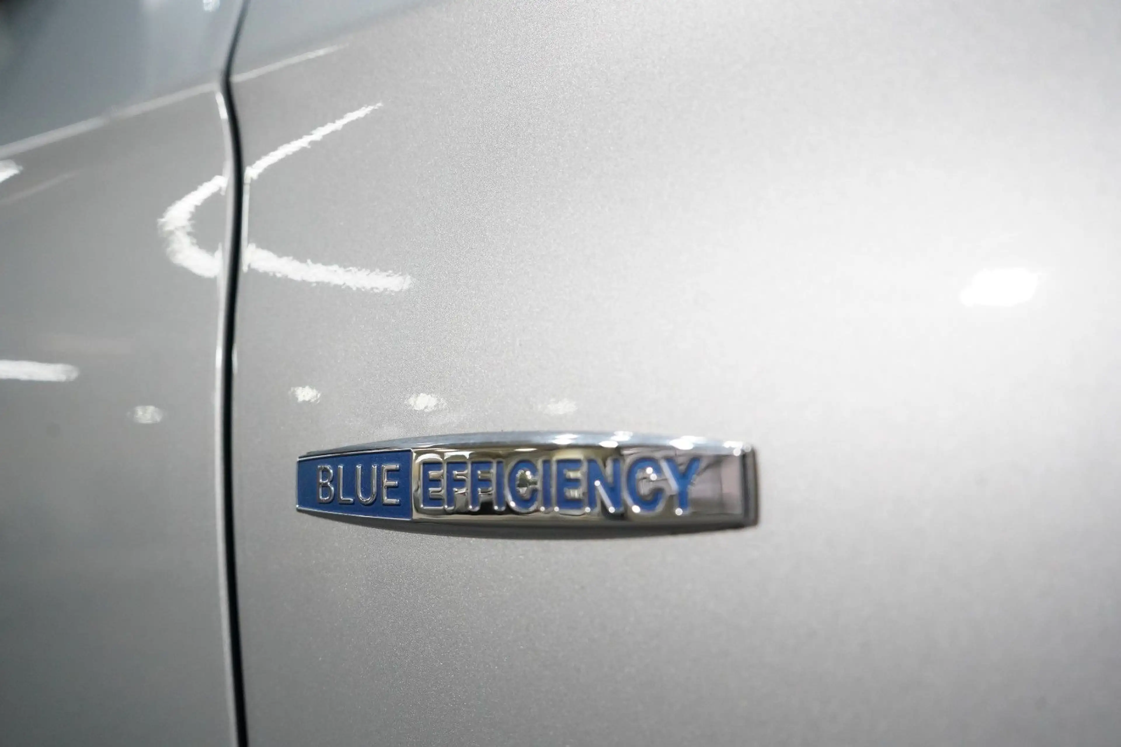 Mercedes-Benz E 250 CGI Coupe BlueEfficiency*Navi*18 Z.*DVD-W. — photo 9