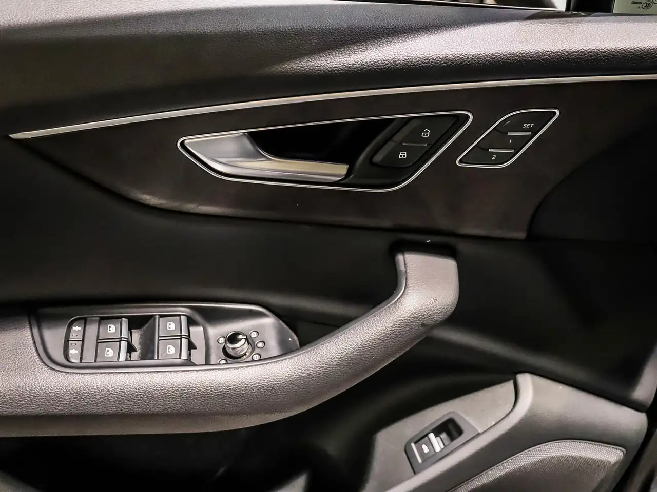 Audi Q7 снимка Audi Q7
