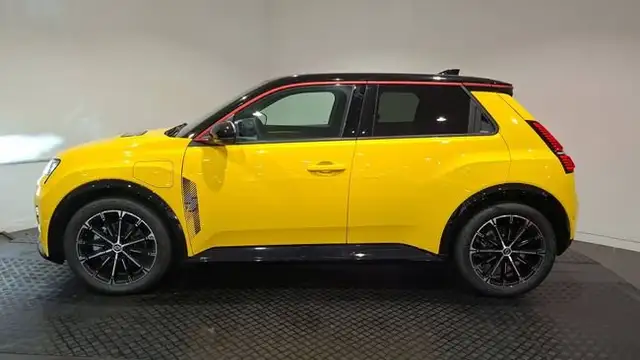 Renault R 5 view 2