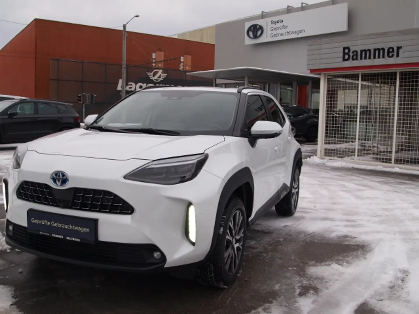 Toyota Yaris Cross Yaris Cross 1,5 l Hybrid Elegant Weiß - 1