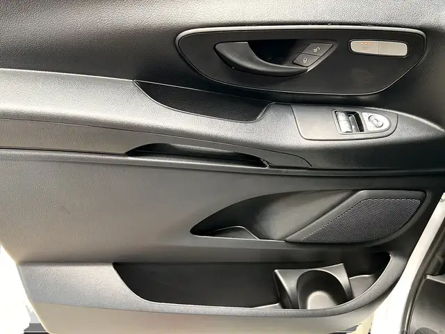 Mercedes-Benz Vito view 14