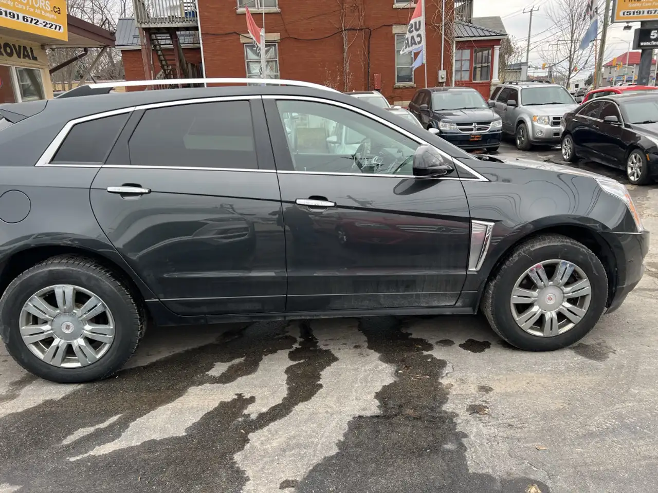 Cadillac SRX снимка Cadillac SRX