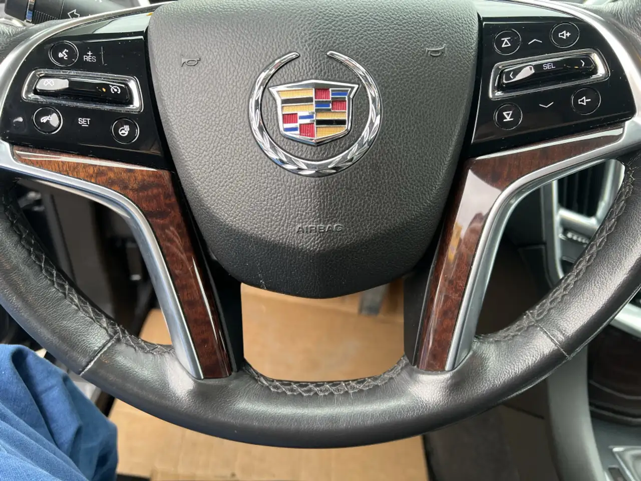 Cadillac SRX снимка Cadillac SRX