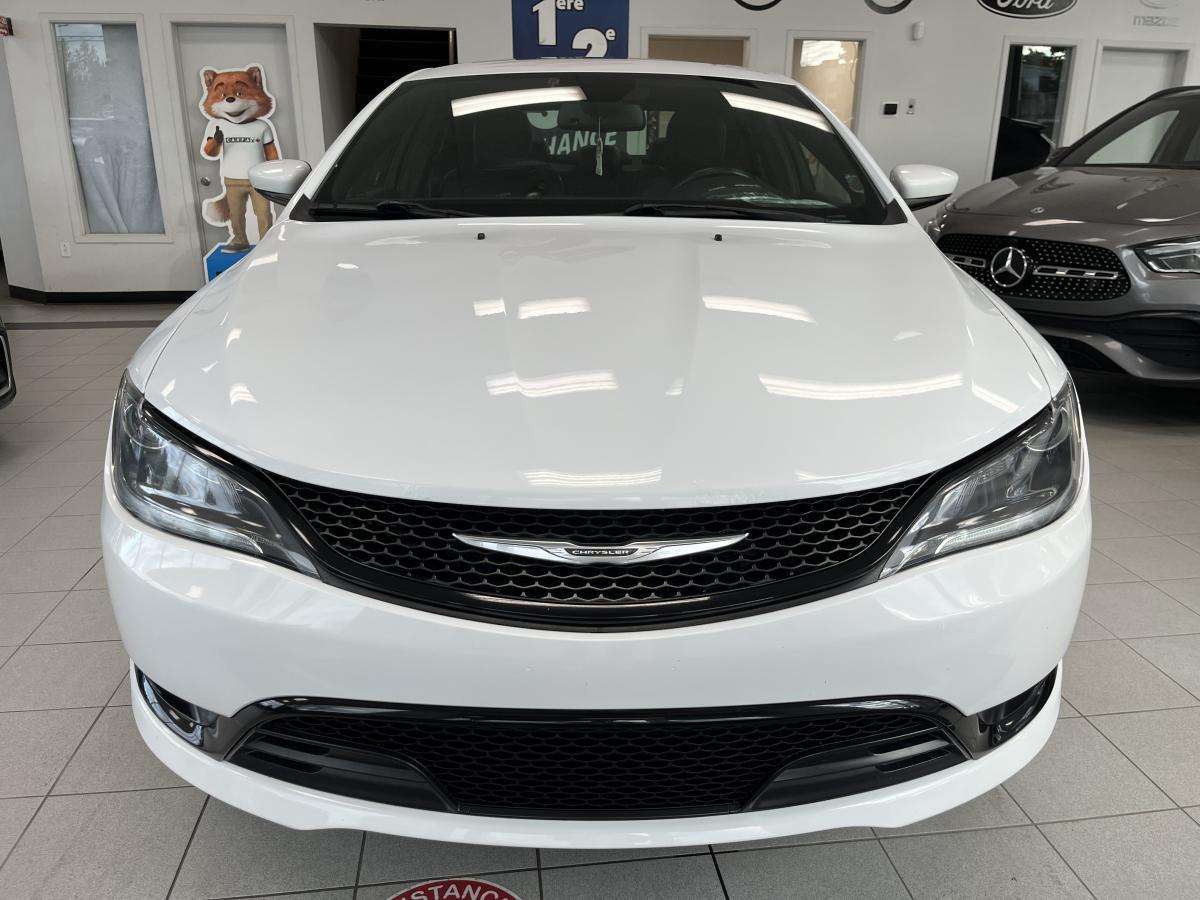 2016 Chrysler 200 S / TOIT PANO / CAMERA + CUIR + BLUETOOTH + BAS KM — photo 1