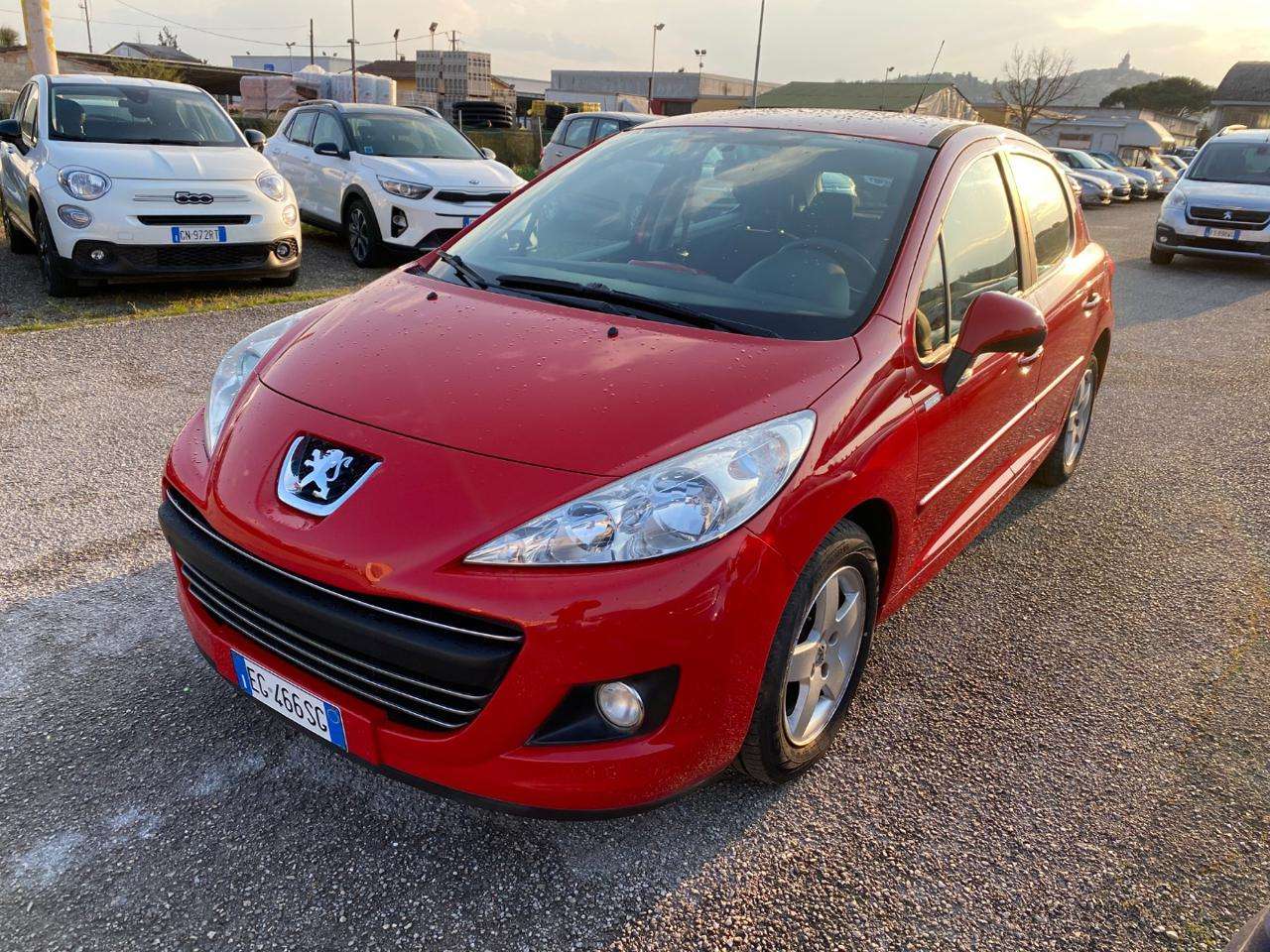 Peugeot 207 1.4 HDi 70CV 5p. Millesim 200