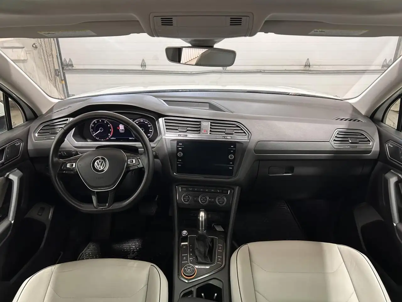 Volkswagen Tiguan снимка Volkswagen Tiguan
