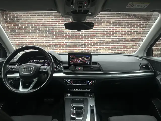 Audi Q5 view 11