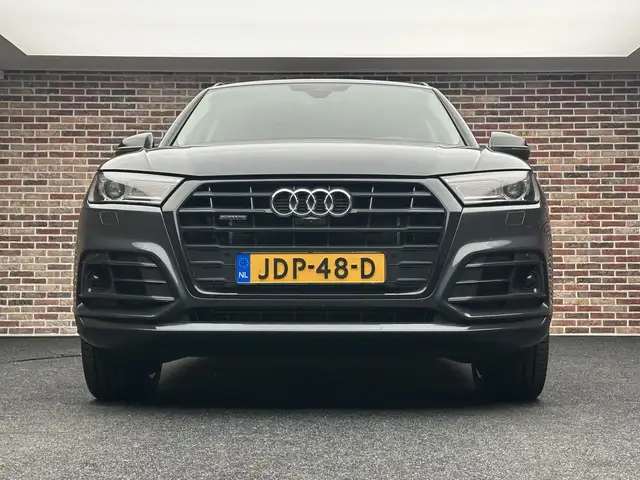 Audi Q5 view 5