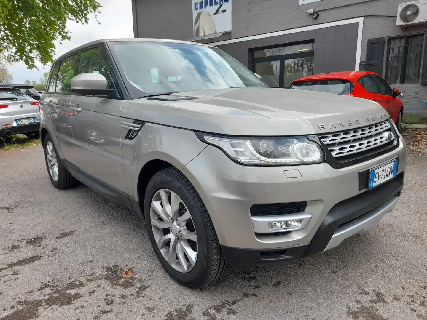 Land Rover Range Rover Sport Range Rover Sport 3.0 TDV6 HSE Beżowy - 2