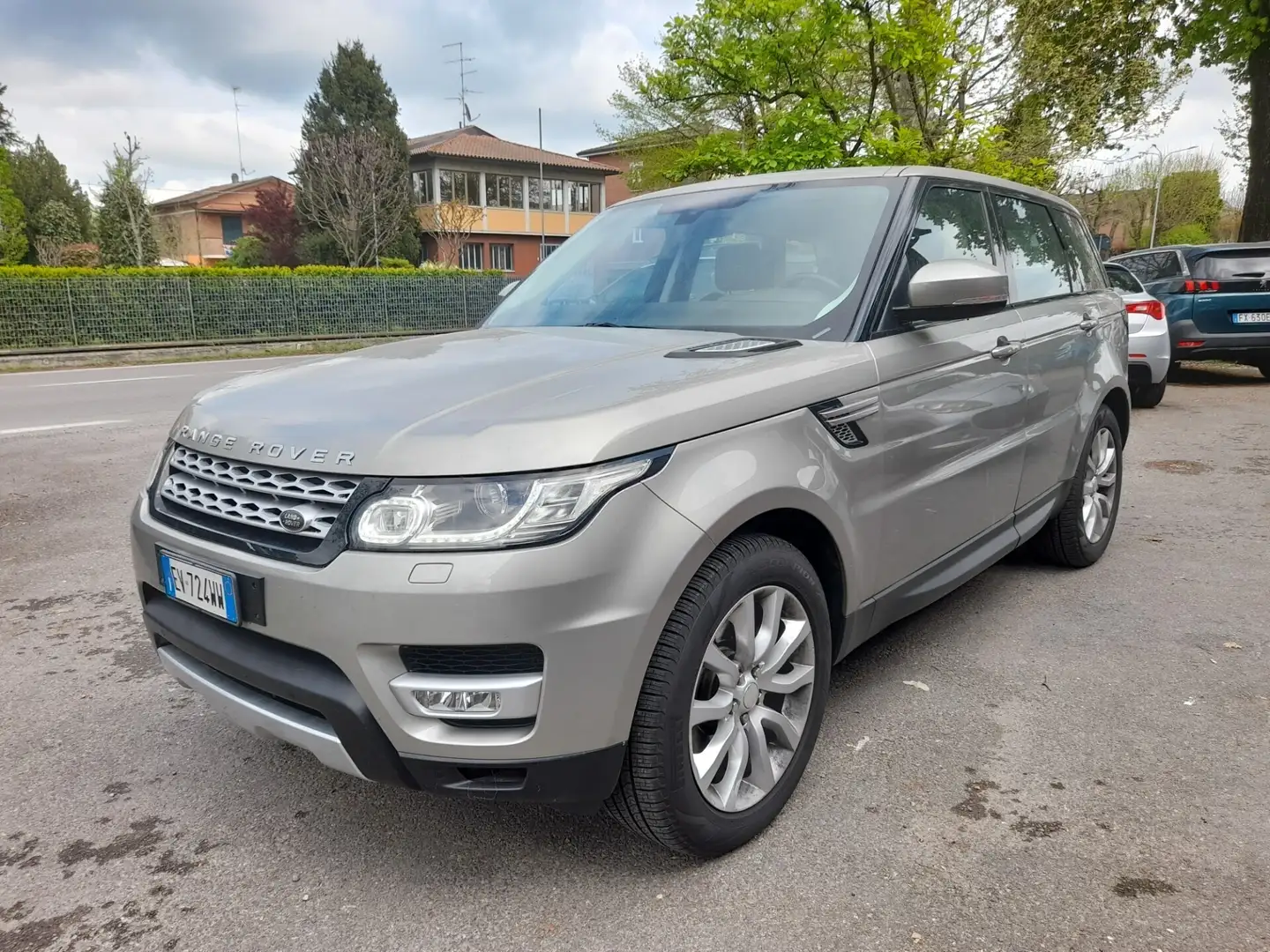 Land Rover Range Rover Sport Range Rover Sport 3.0 TDV6 HSE Beżowy - 1