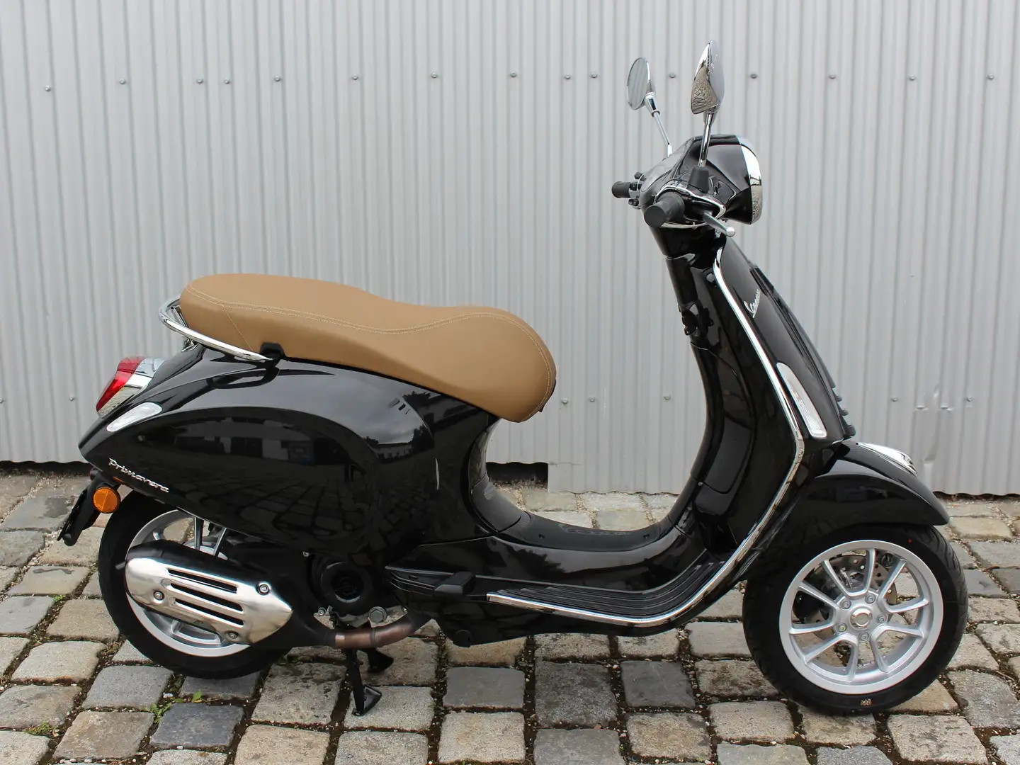 Vespa Primavera 50 Primavera 50 4-T. iGet EZ07/2023 km-3120- Schwarz - 1
