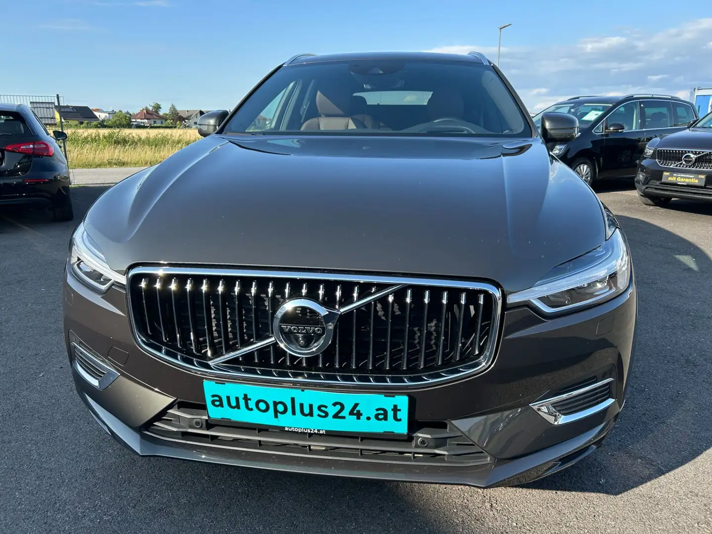 Volvo XC60 T6 AWD Recharge PHEV Inscription Geartronic Szary - 2