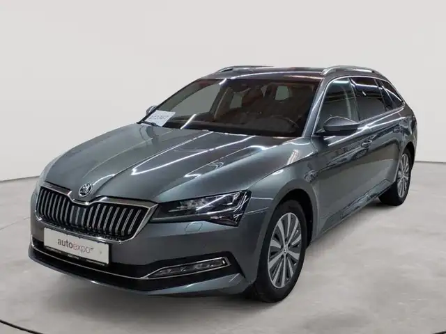 Skoda Superb view 2