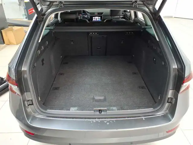 Skoda Superb view 15