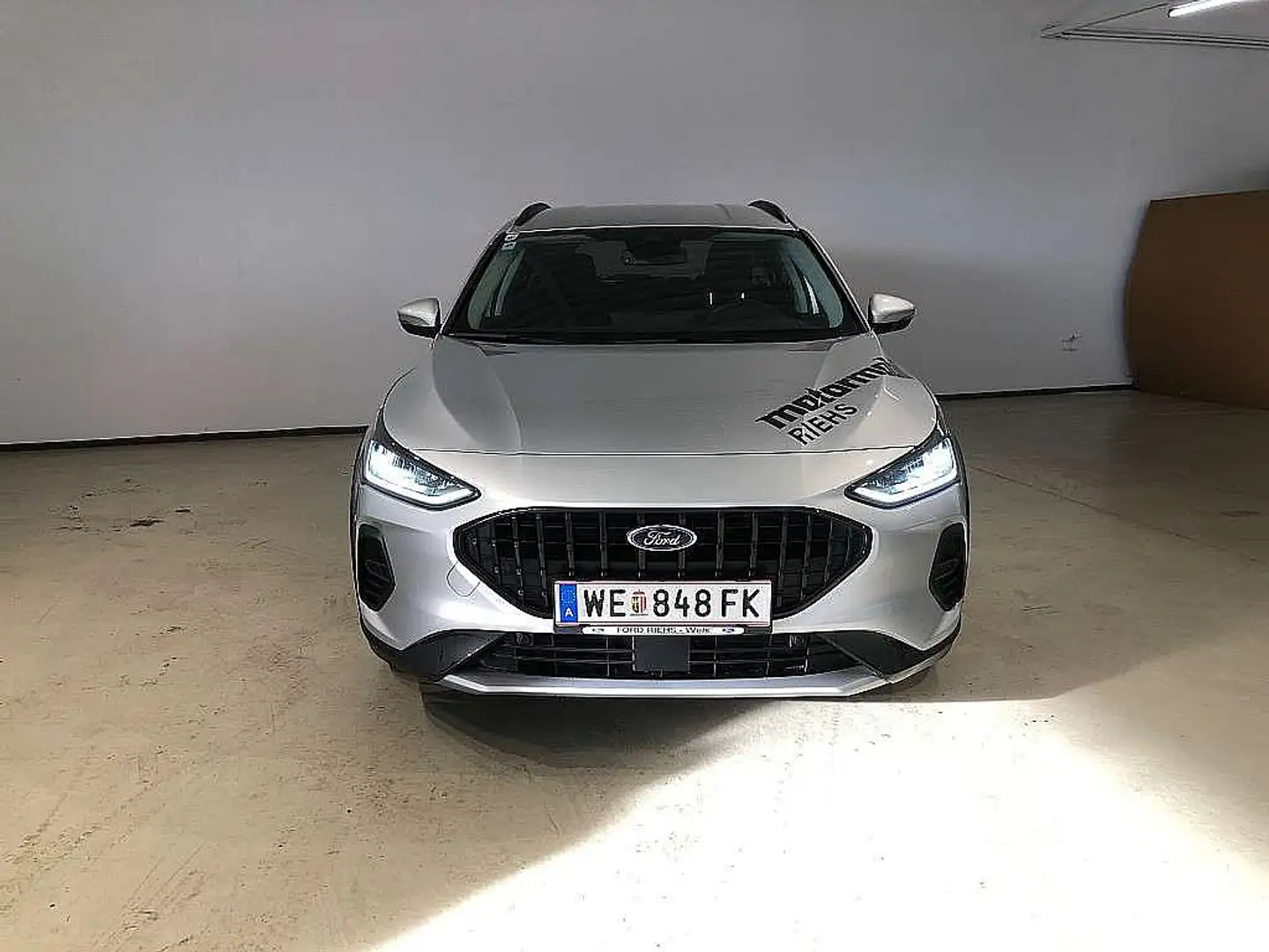 Ford Focus Turnier 1,0 EcoBoost Hybrid Active Blauw - 2