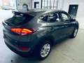 Hyundai TUCSON 1.7 CRDi 2WD+NAVI+CAMERA+53590KM+CARNET+GARANTIE Grau - thumbnail 3