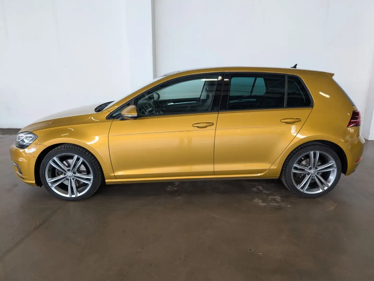 Volkswagen Golf VII 2.0 TDi Lim. Highline BMT/Start-Stopp Geel - 2