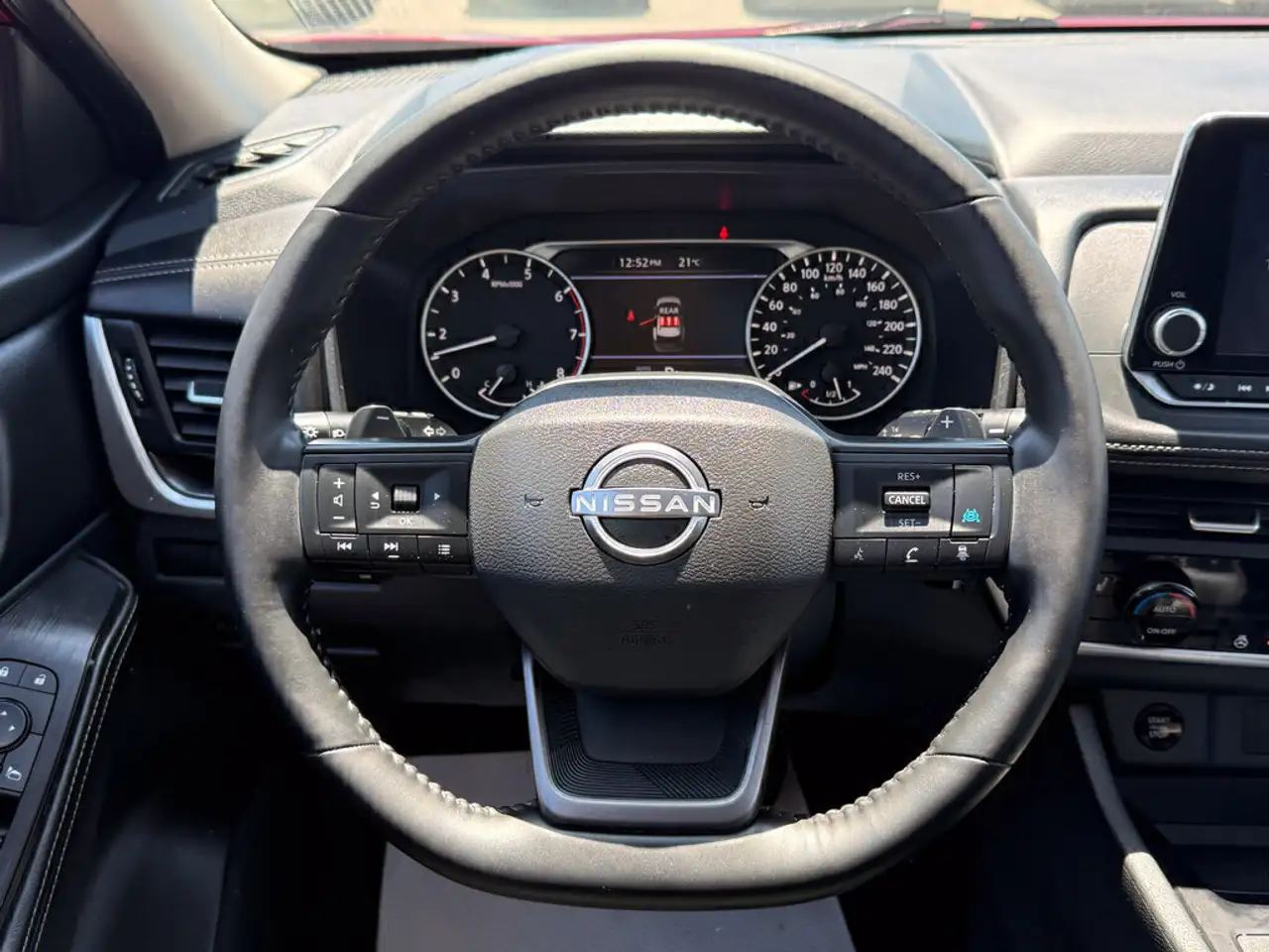 Nissan Rogue снимка Nissan Rogue