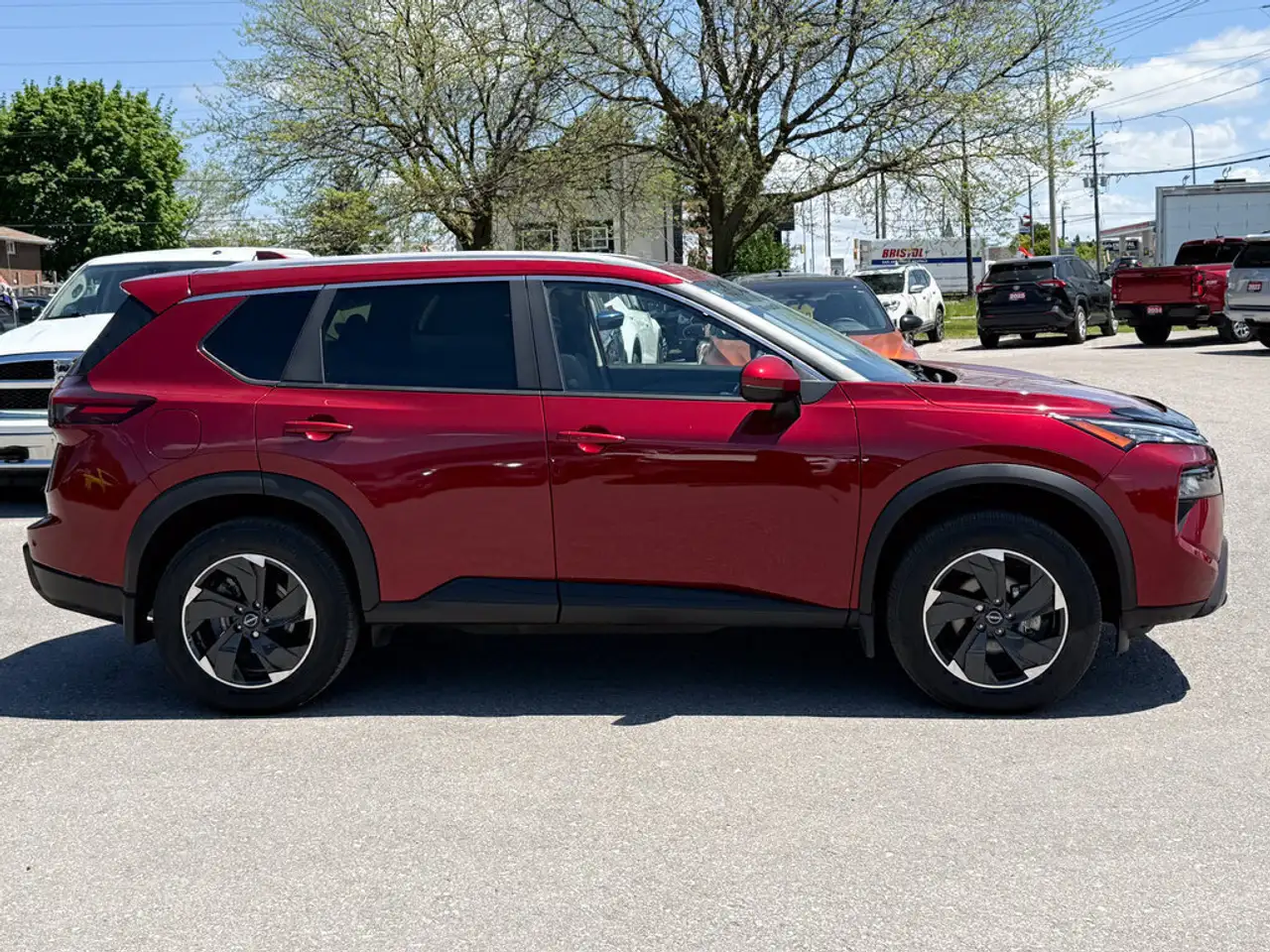 Nissan Rogue снимка Nissan Rogue