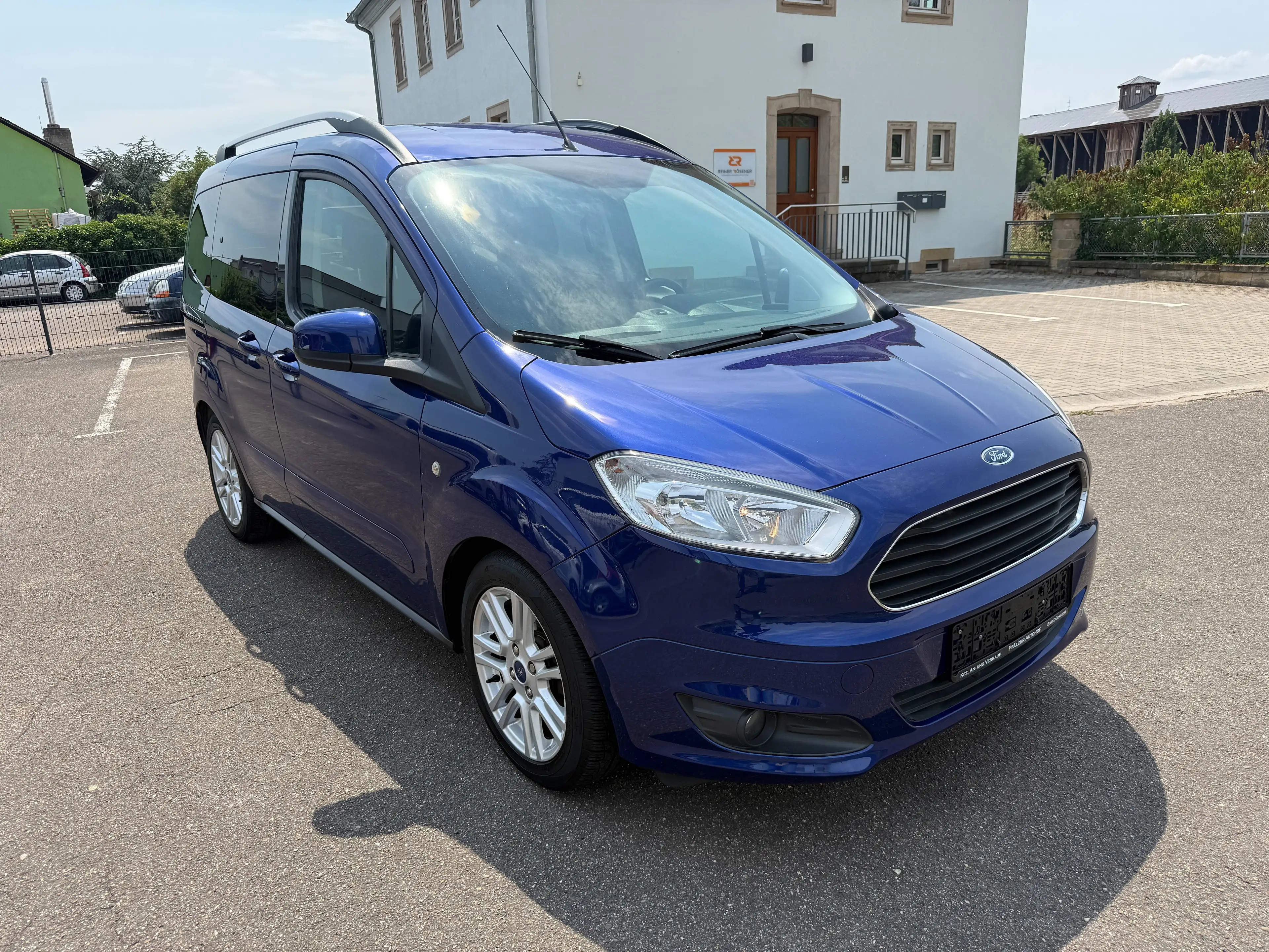 Ford Tourneo Courier Titanium — photo 7