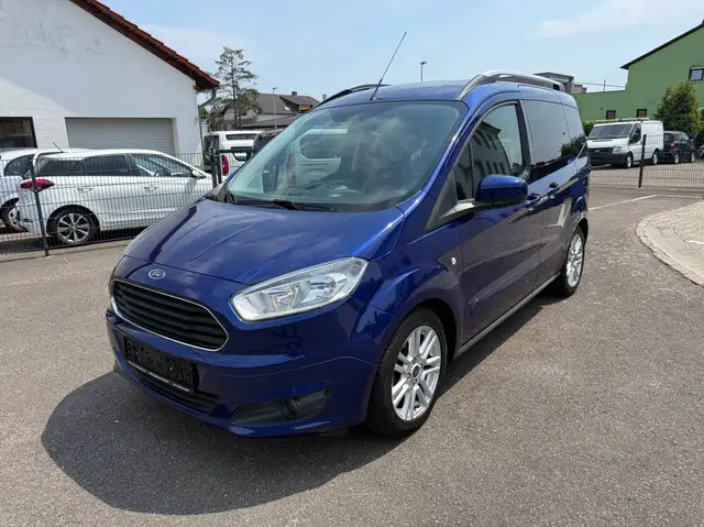 Ford Tourneo Courier Titanium