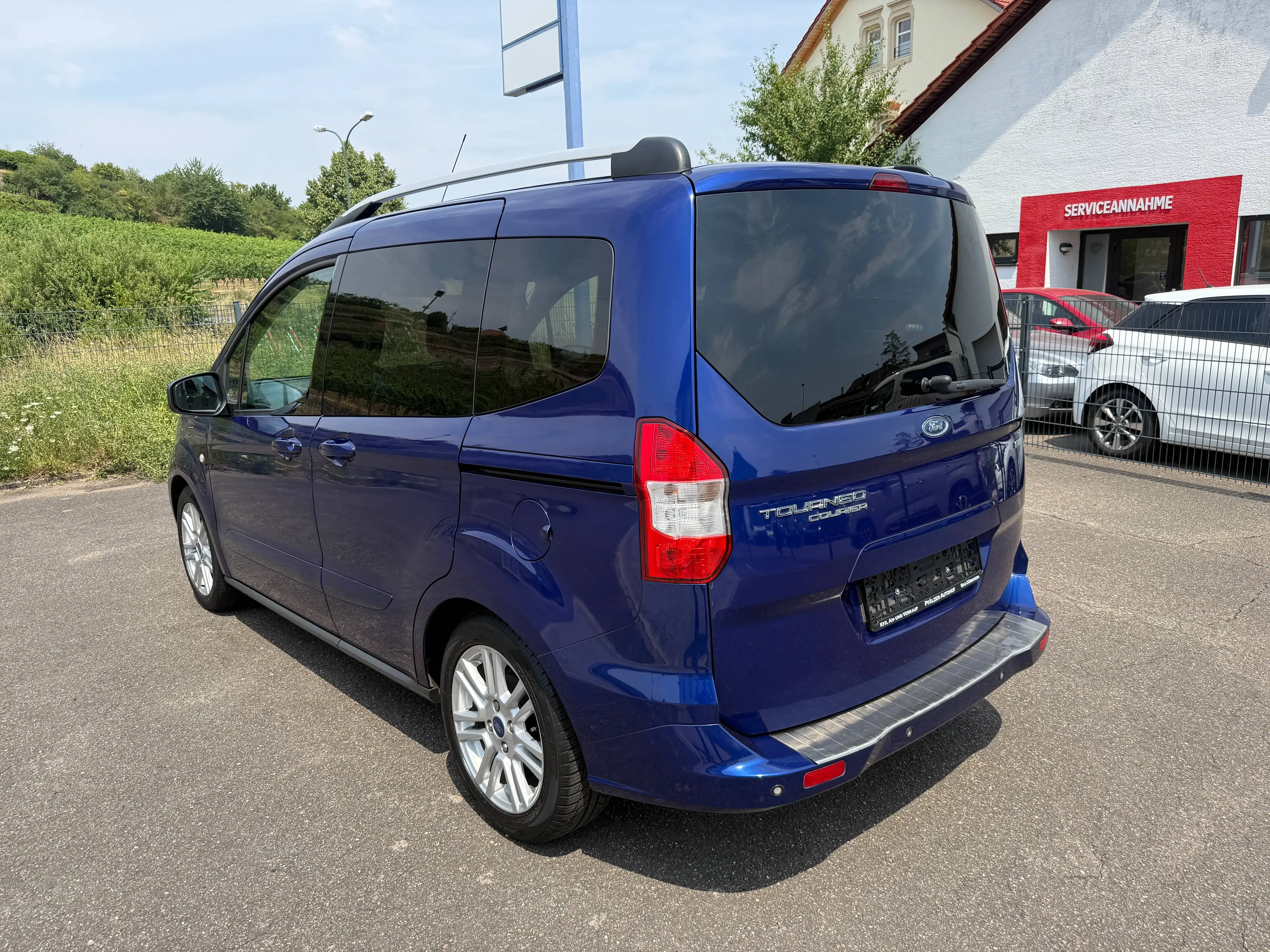 Ford Tourneo Courier Titanium — photo 3