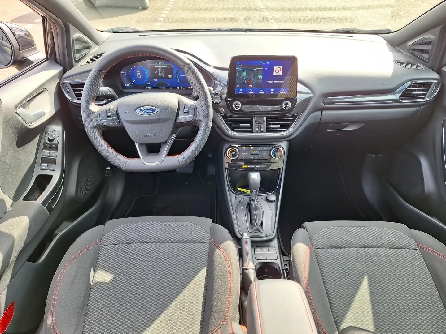 Ford Puma 1.0 EcoBoost Hybrid Titanium Zwart - 2