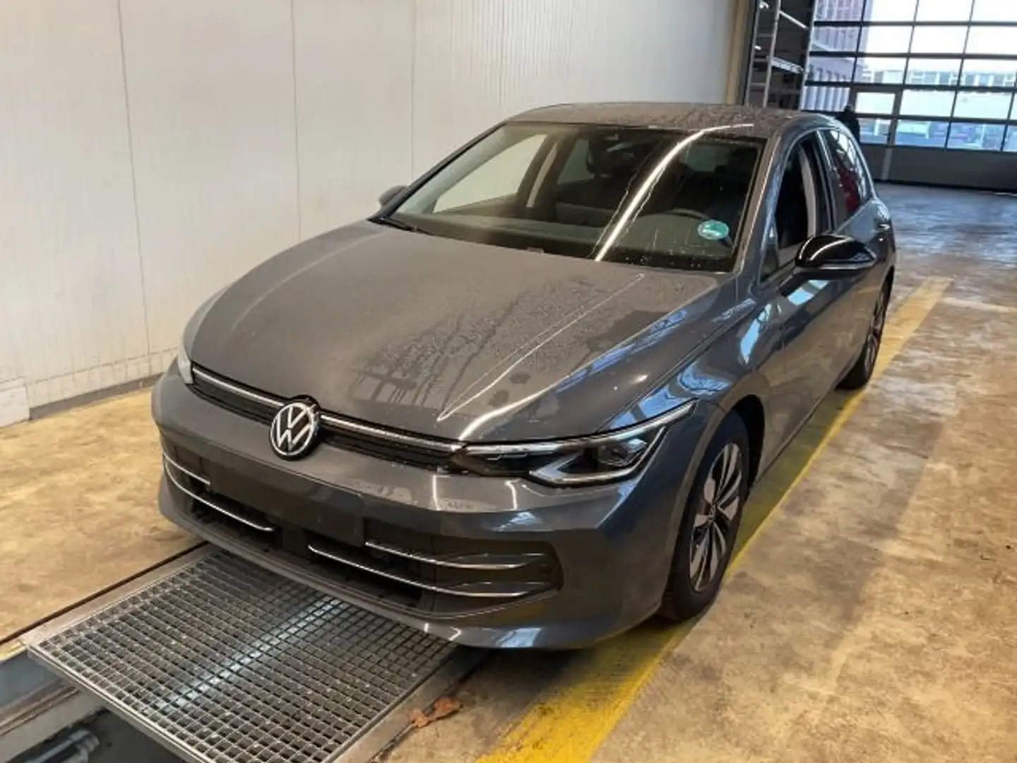 Volkswagen Golf VIII Limousine 1.5 eTSI Goal DSG LED Navi Grau - 2