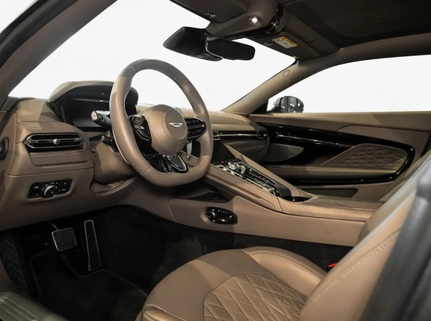 Aston Martin DB12 4.0 V8 Срібний - 2