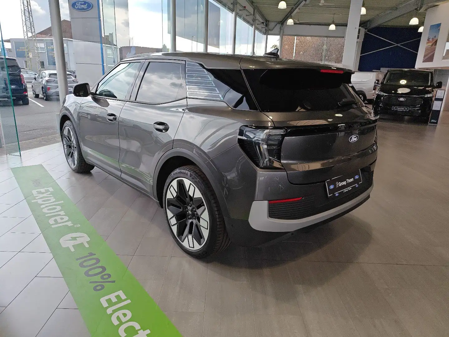 Ford Explorer EXPLORER 79kWh EXTENDED RANGE RWD 204PK/150KW A1 Grijs - 2