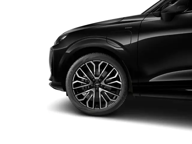 Audi Q3 view 4