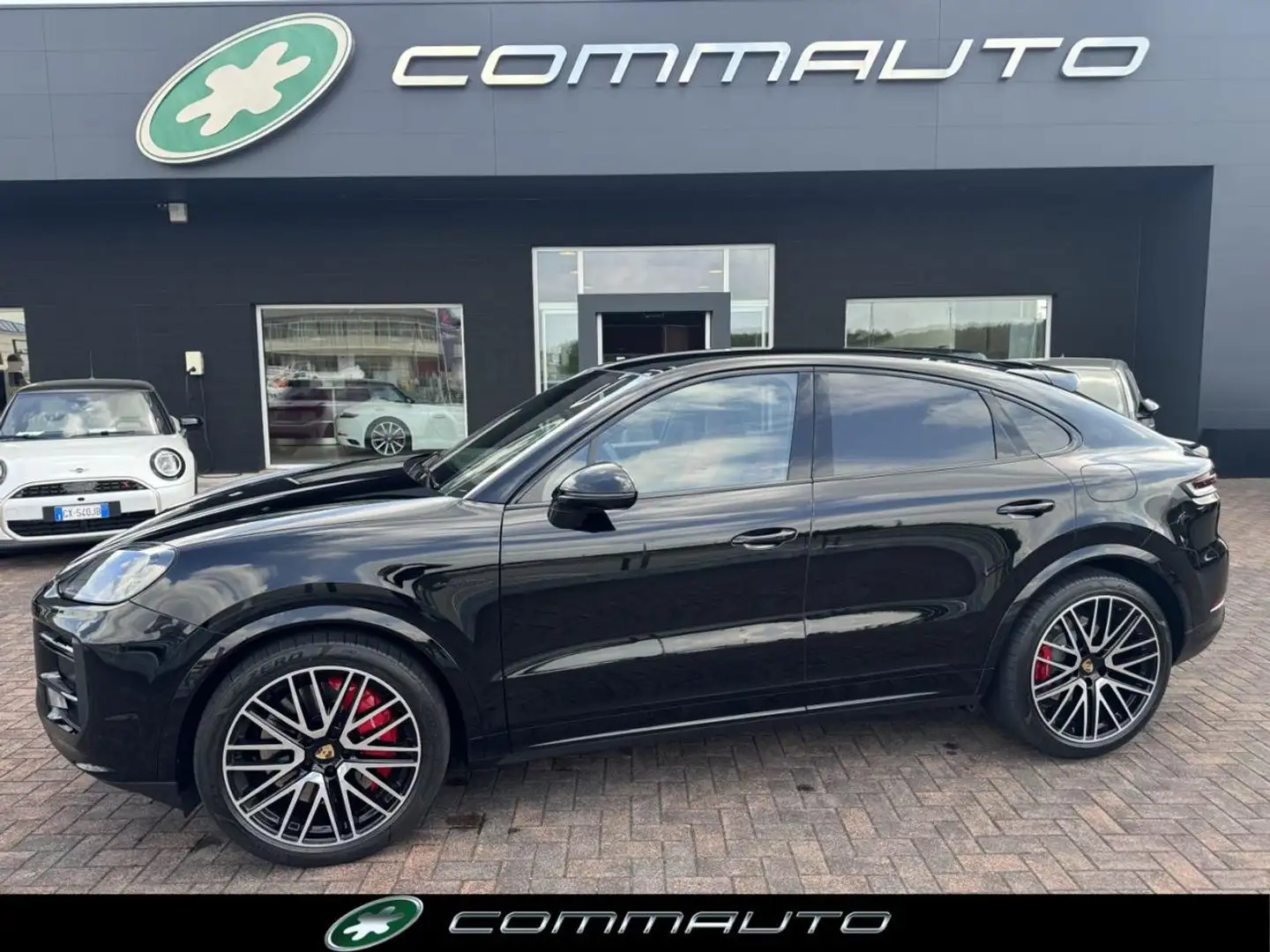 Porsche Cayenne Coupé 4.0 V8 Turbo E-Hybrid Zwart - 1