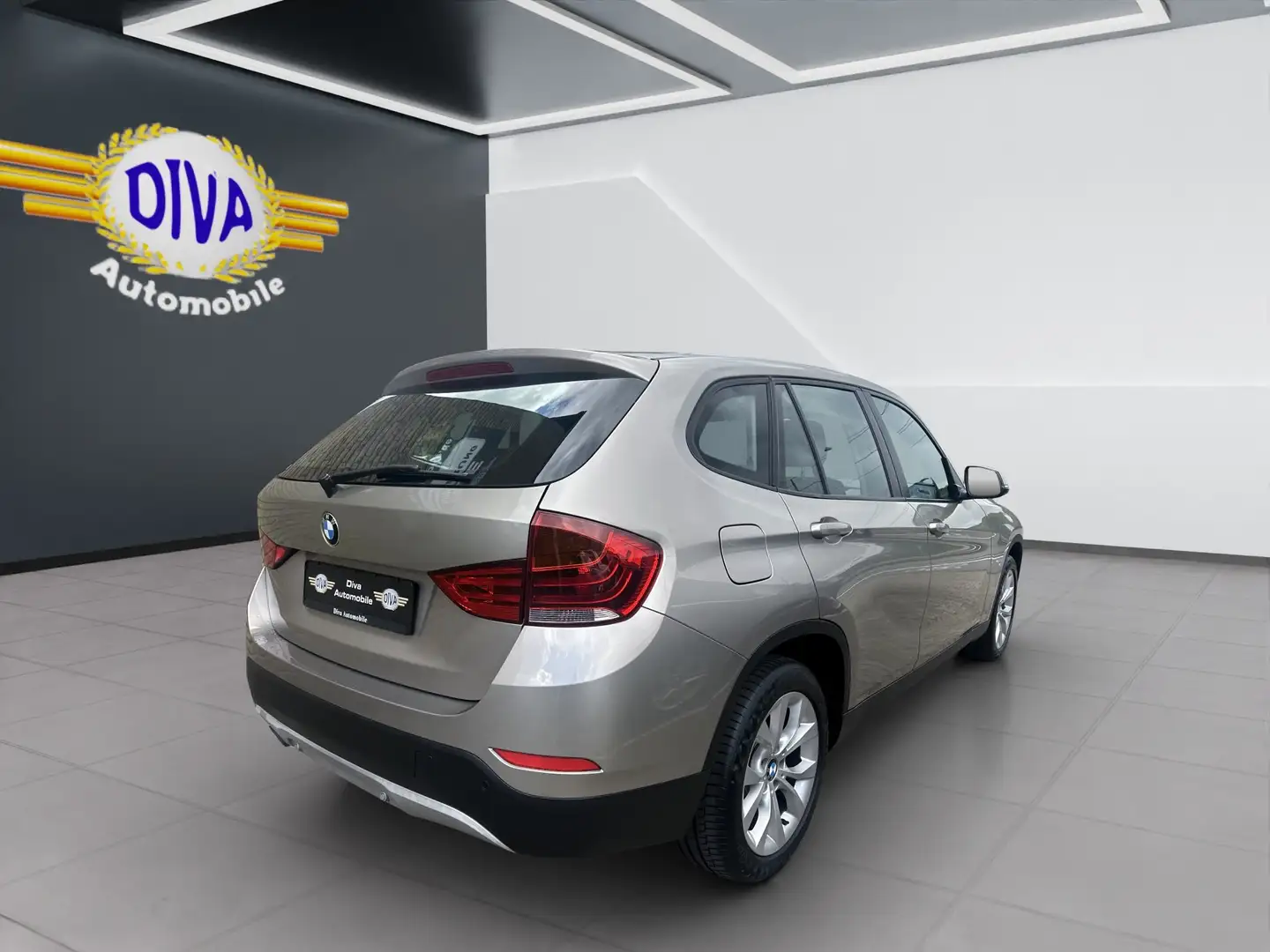 BMW X1 18 d xDrive 1.Hand, Automatik Braun - 2