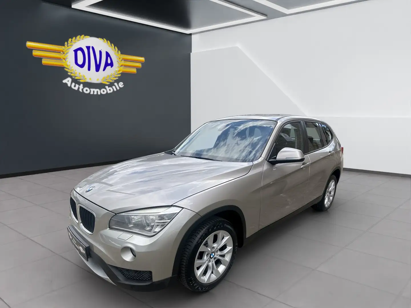 BMW X1 18 d xDrive 1.Hand, Automatik Braun - 1
