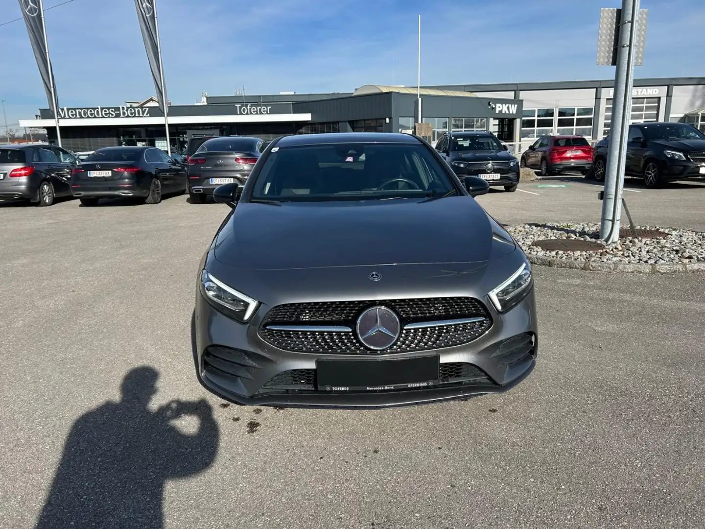 Mercedes-Benz A 180 d Kompaktlimousine AMG Line PTS Shz Ambi Gris - 2