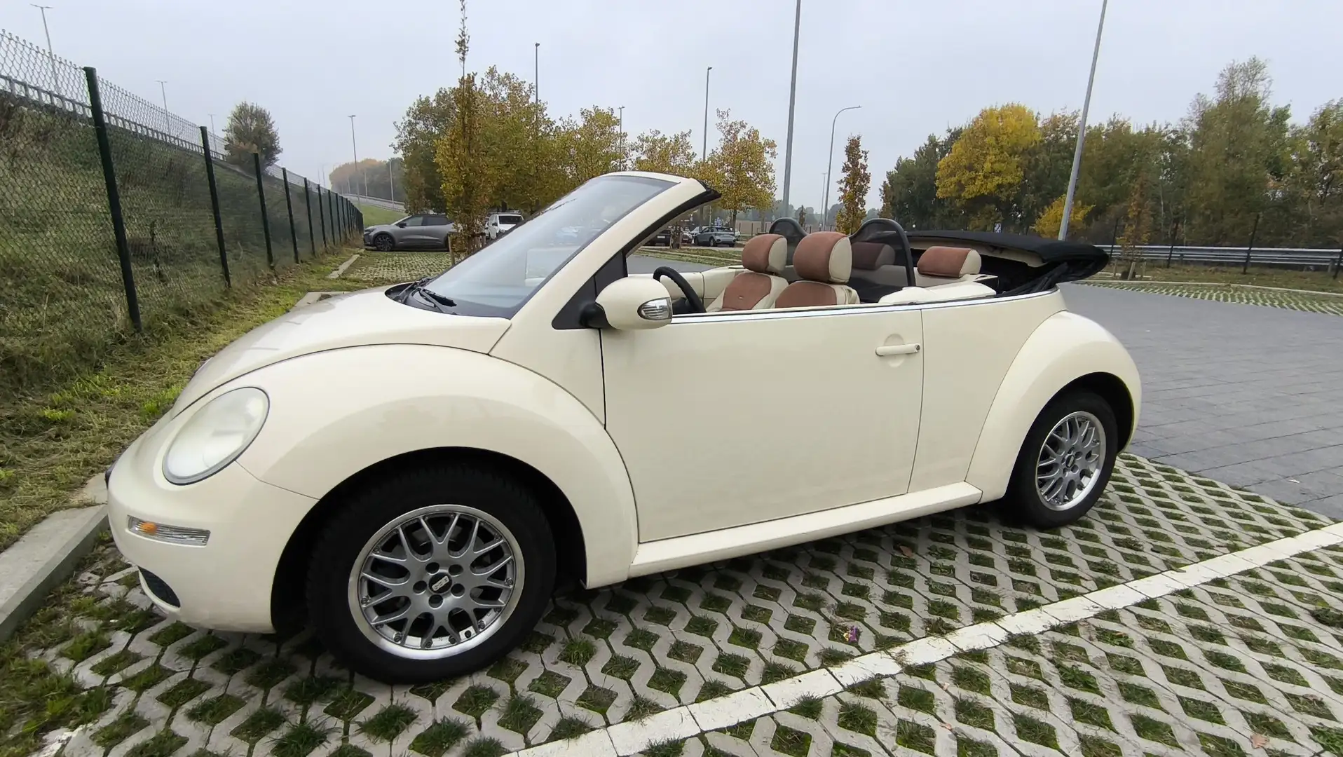 Volkswagen New Beetle Cab 1.4i 75 ch Fancy - 1